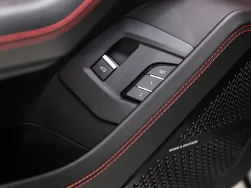 LAMBORGHINI Urus S Bang&Olufsen Panorama Qcittura