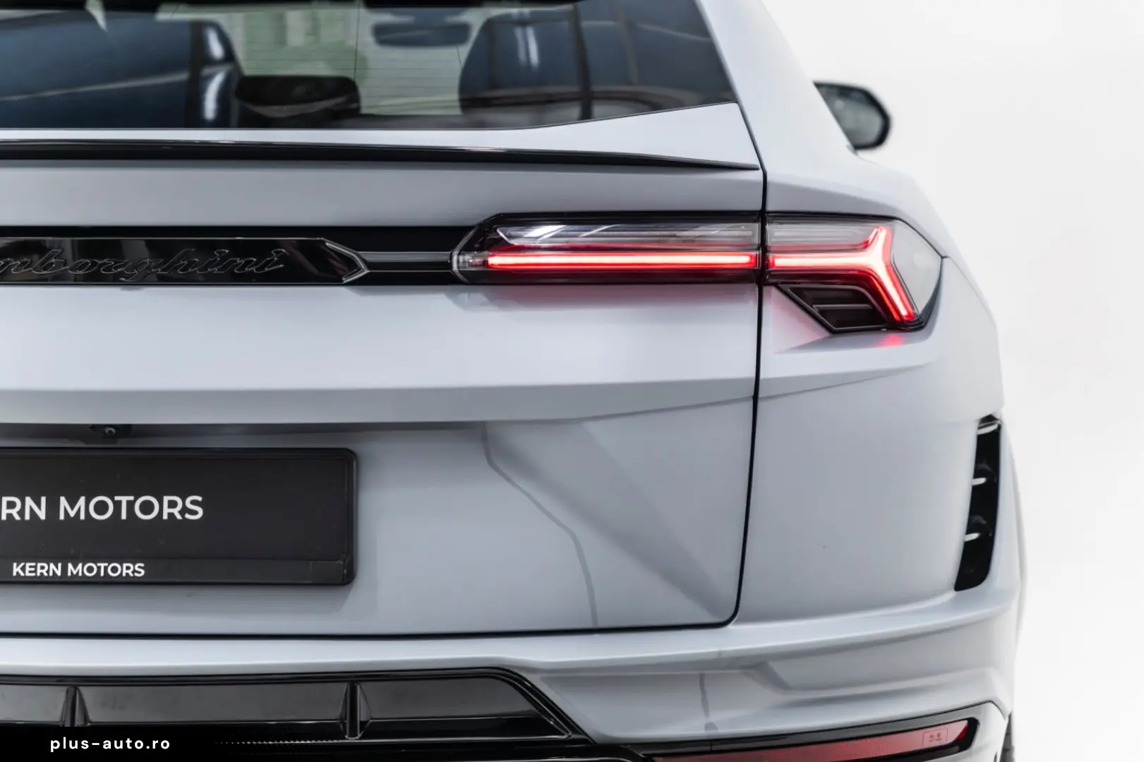 LAMBORGHINI Urus S Bang&Olufsen Panorama Qcittura