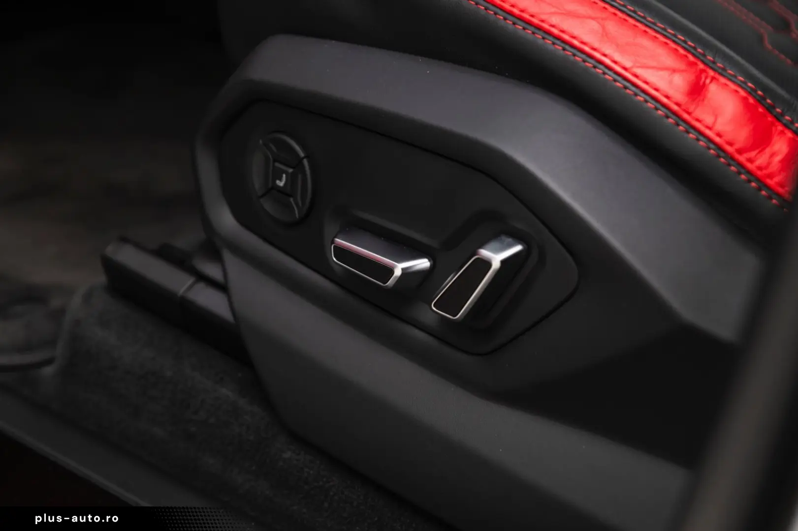 LAMBORGHINI Urus S Bang&Olufsen Panorama Qcittura