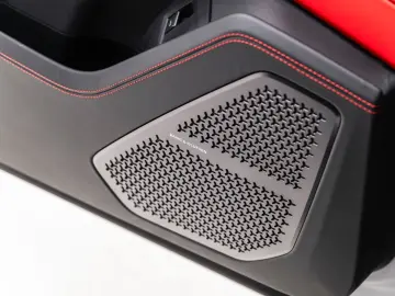 LAMBORGHINI Urus S Bang&Olufsen Panorama Qcittura