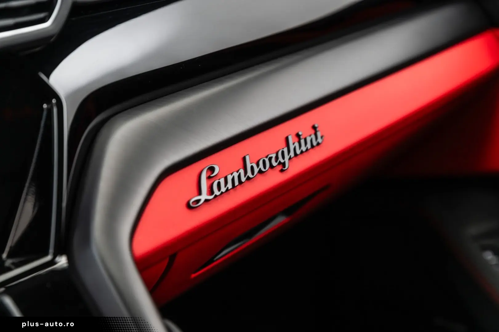 LAMBORGHINI Urus S Bang&Olufsen Panorama Qcittura