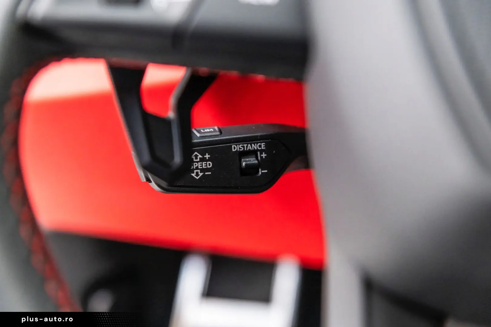 LAMBORGHINI Urus S Bang&Olufsen Panorama Qcittura