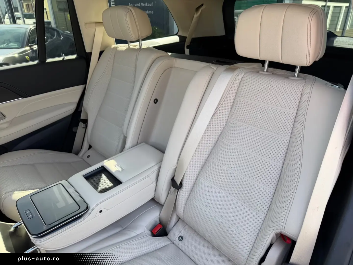 Mercedes-Benz GLS 450 d AMG Line Ultimate Rear TV