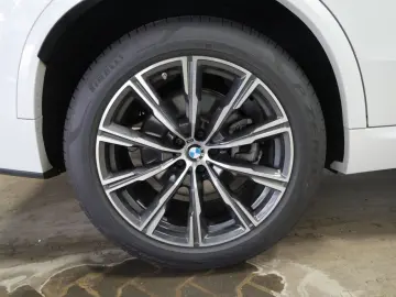 BMW X5 x40i M Sport Standh.Soft PanoD.SuView.H K.AHK
