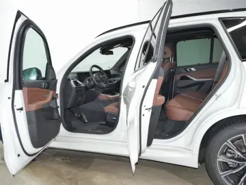 BMW X5 x40i M Sport Standh.Soft PanoD.SuView.H K.AHK