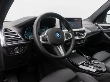 BMW X3 xD30e Alarm DAB HiFi Kamera Sportsitz Panoram