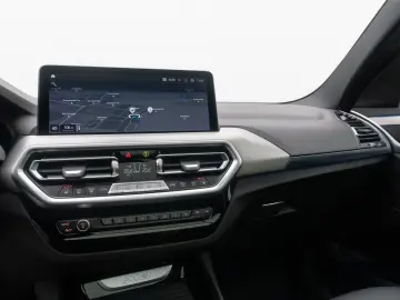 BMW X3 xD30e Alarm DAB HiFi Kamera Sportsitz Panoram