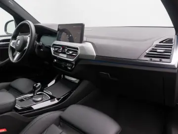 BMW X3 xD30e Alarm DAB HiFi Kamera Sportsitz Panoram