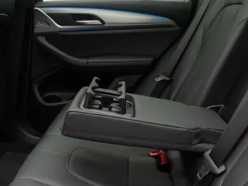 BMW X3 xD30e Alarm DAB HiFi Kamera Sportsitz Panoram