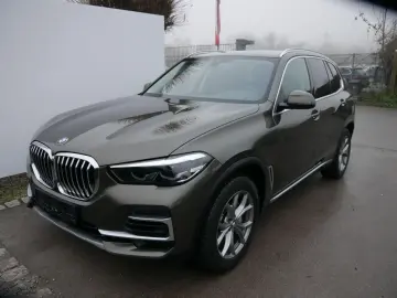 BMW X5 3.0d XDRIVE NAVI PDC SHZ MATRIX AHK-ABNEHMBAR