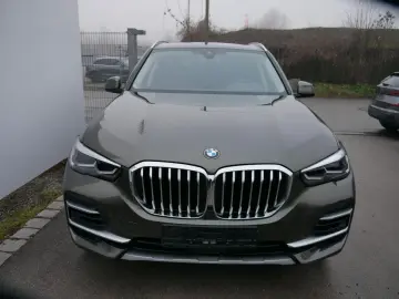BMW X5 3.0d XDRIVE NAVI PDC SHZ MATRIX AHK-ABNEHMBAR