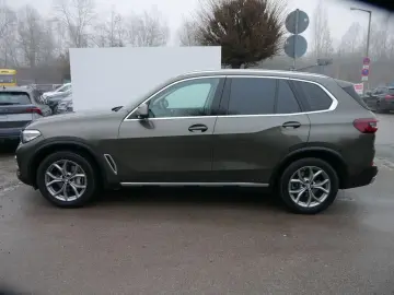 BMW X5 3.0d XDRIVE NAVI PDC SHZ MATRIX AHK-ABNEHMBAR