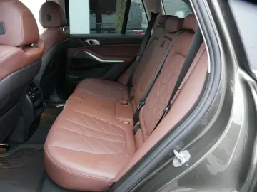 BMW X5 3.0d XDRIVE NAVI PDC SHZ MATRIX AHK-ABNEHMBAR