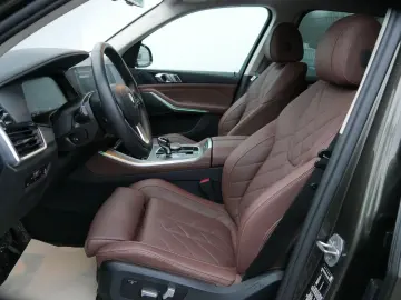 BMW X5 3.0d XDRIVE NAVI PDC SHZ MATRIX AHK-ABNEHMBAR