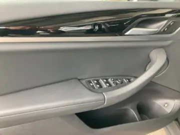 BMW X3 xDrive 30e Kamera Navi Plus LED Sportsitze St