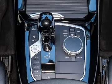 BMW X3 xDrive30e LED SH Sportsitz HiFi Navi Cam 1VB