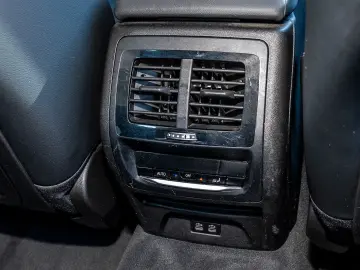 BMW X3 xDrive30e LED SH Sportsitz HiFi Navi Cam 1VB