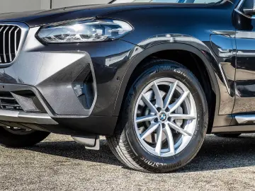 BMW X3 xDrive30e LED SH Sportsitz HiFi Navi Cam 1VB