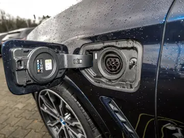 BMW X3 xDrive30e M Sport LC  Pano LED HiFi RFK DAB