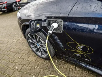 BMW X3 xDrive30e M Sport LC  Pano LED HiFi RFK DAB