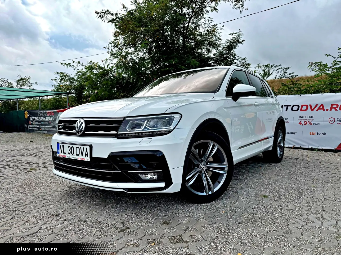 Volkswagen Tiguan R-Line Sound  2 0 TDI BMT 4Motion DSG 2017