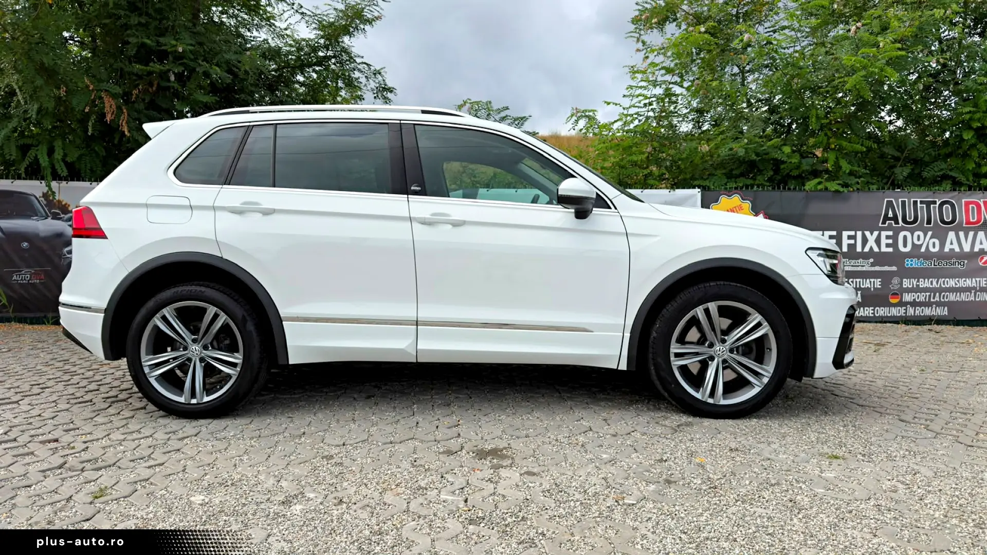 Volkswagen Tiguan R-Line Sound  2 0 TDI BMT 4Motion DSG 2017