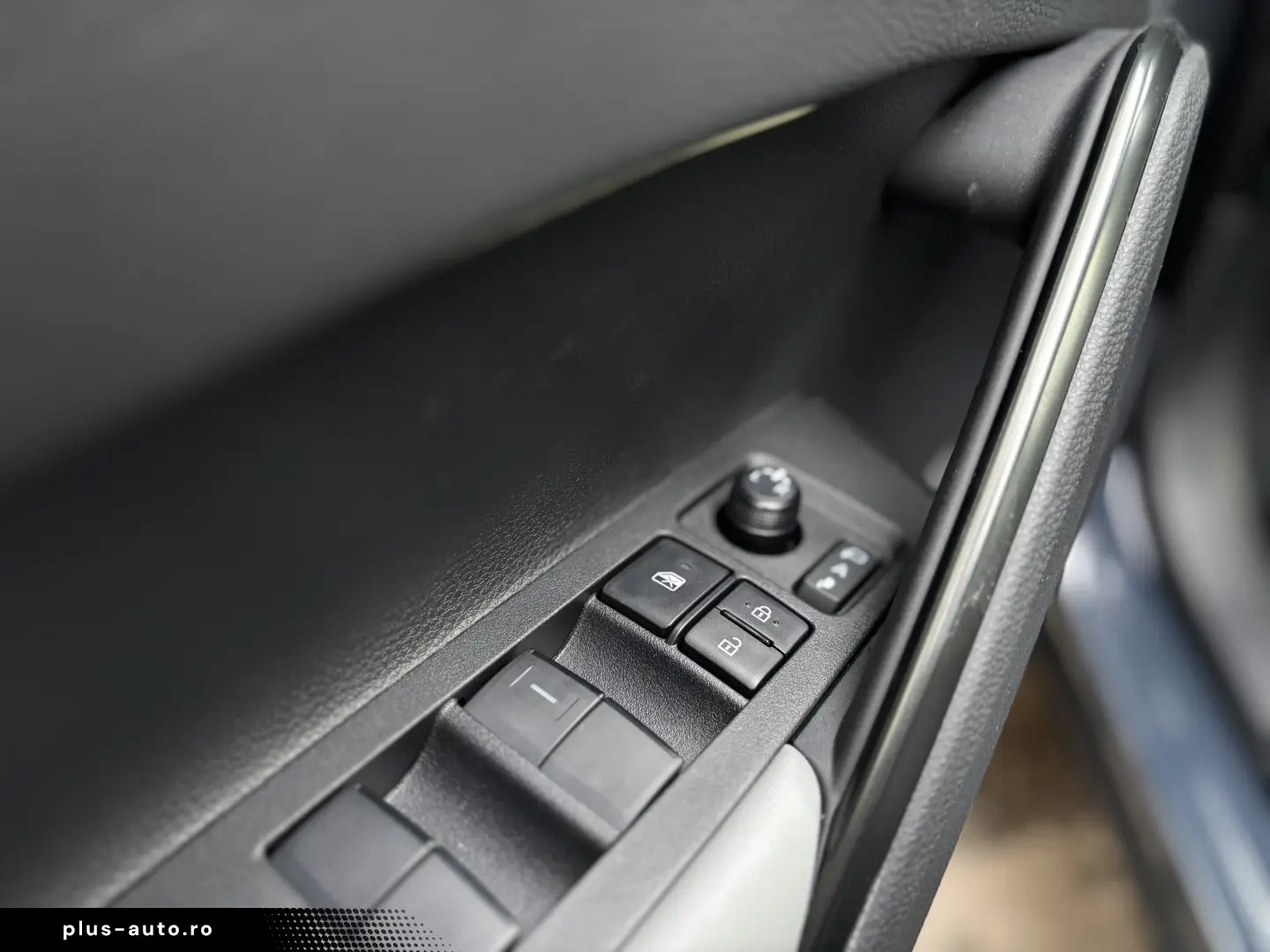 TOYOTA COROLLA CROSS DYNAMIC 2.0 HEV FWD