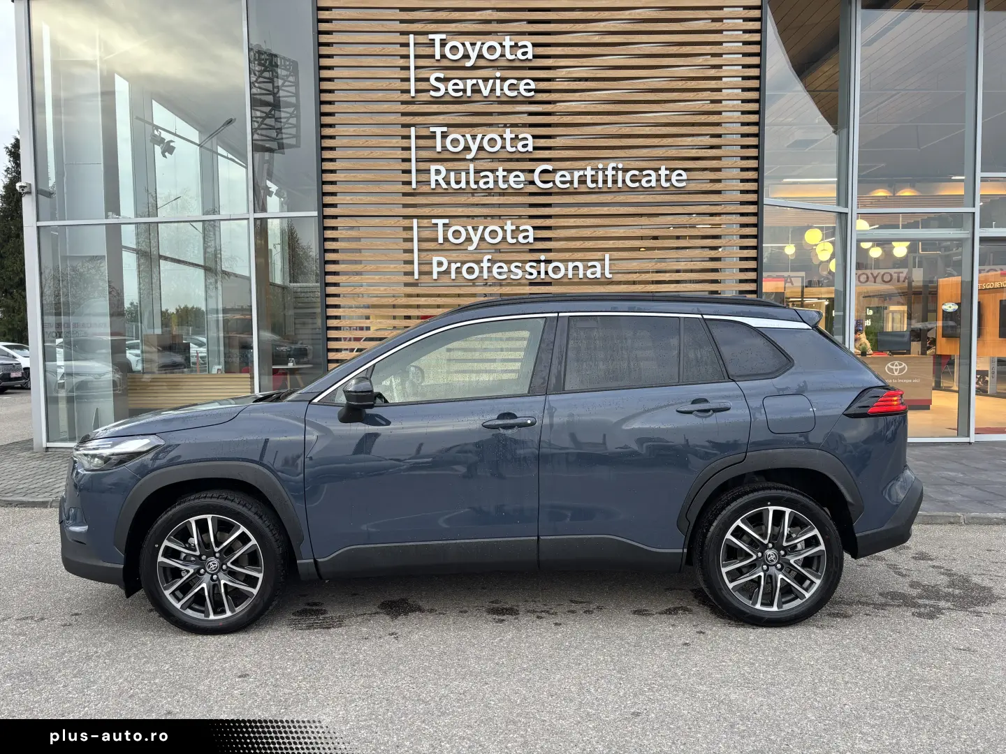 TOYOTA COROLLA CROSS DYNAMIC 2.0 HEV FWD