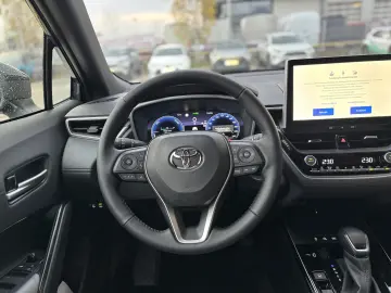 TOYOTA COROLLA CROSS DYNAMIC 2.0 HEV FWD