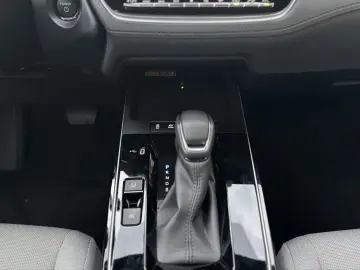 TOYOTA COROLLA CROSS DYNAMIC 2.0 HEV FWD