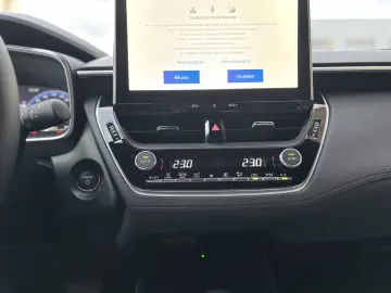 TOYOTA COROLLA CROSS DYNAMIC 2.0 HEV FWD