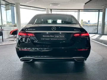 MERCEDES-BENZ E 300 de 4M