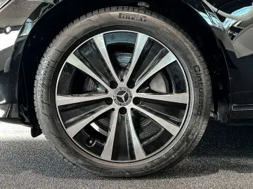 MERCEDES-BENZ E 300 de 4M