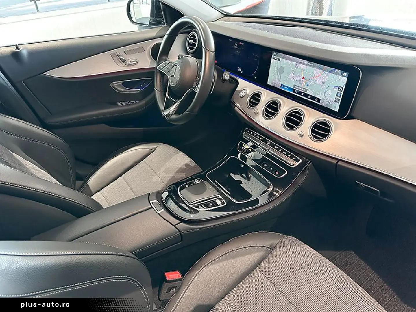 MERCEDES-BENZ E 300 de 4M