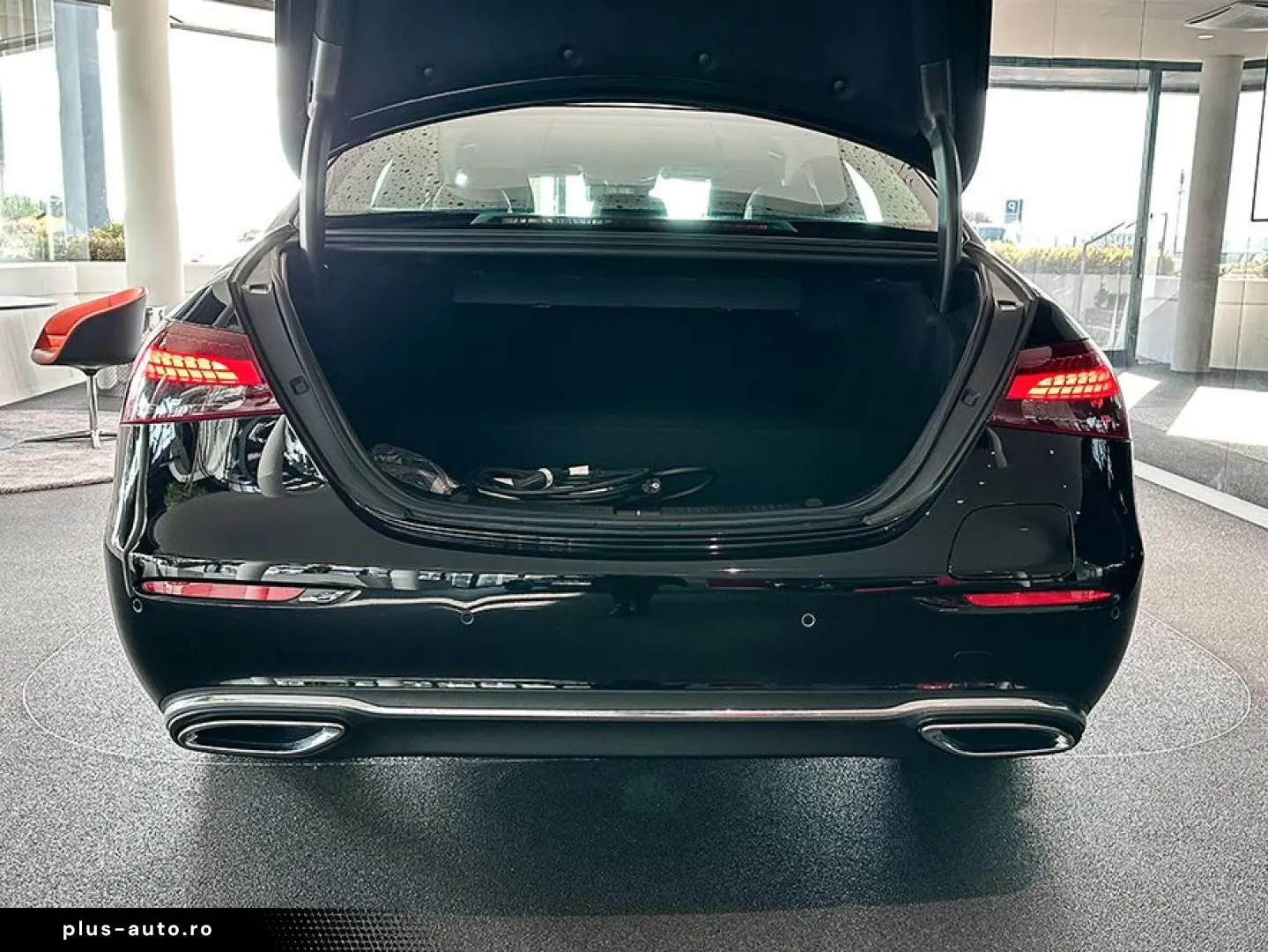 MERCEDES-BENZ E 300 de 4M