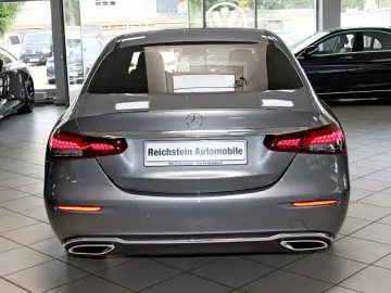 MERCEDES-BENZ E 300 d 4M