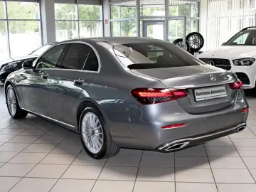 MERCEDES-BENZ E 300 d 4M