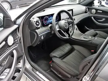 MERCEDES-BENZ E 300 d 4M