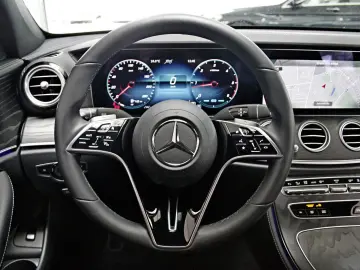 MERCEDES-BENZ E 300 d 4M