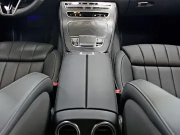 MERCEDES-BENZ E 300 d 4M