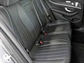 MERCEDES-BENZ E 300 d 4M