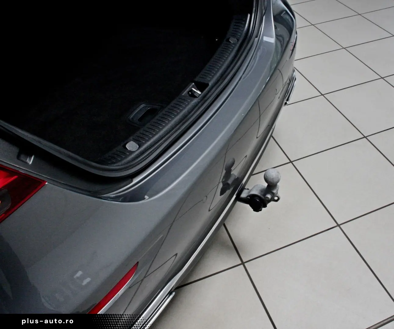 MERCEDES-BENZ E 300 d 4M