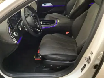 MERCEDES-BENZ E 200 4M Avantgarde