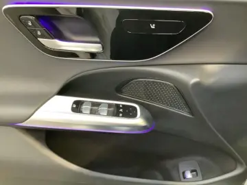 MERCEDES-BENZ E 200 4M Avantgarde