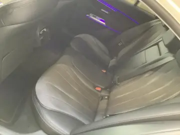 MERCEDES-BENZ E 200 4M Avantgarde