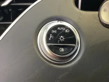 MERCEDES-BENZ E 200 4M Avantgarde