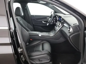 MERCEDES-BENZ GLC 300 de 4M AMG Pano LED Kamera CarPlay