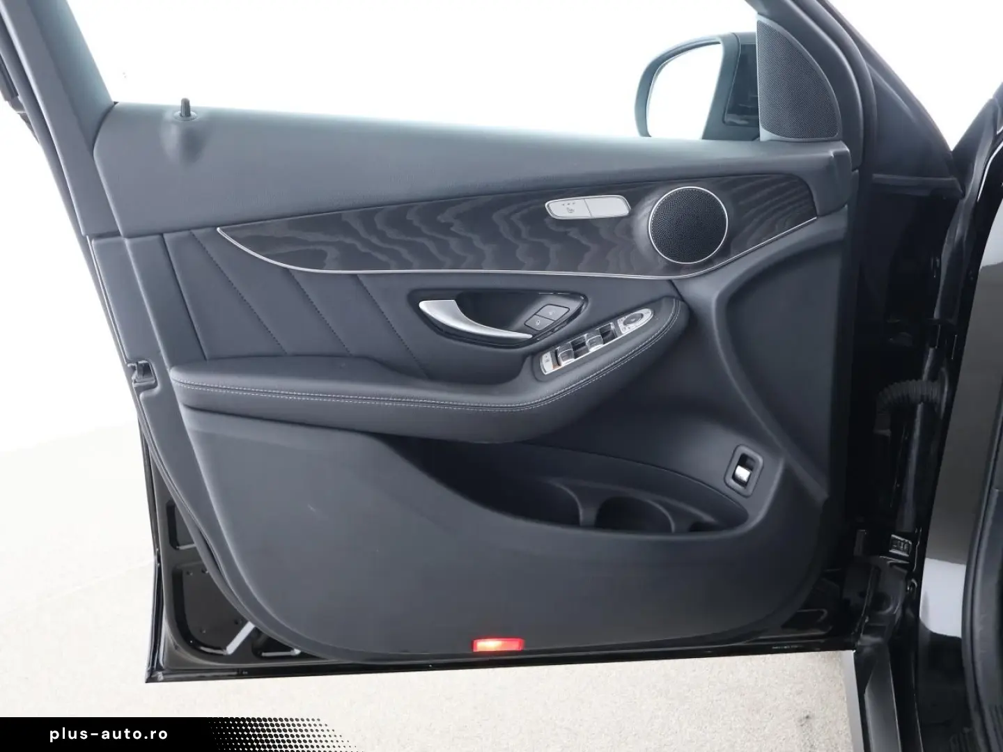 MERCEDES-BENZ GLC 300 de 4M AMG Pano LED Kamera CarPlay