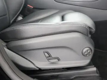 MERCEDES-BENZ GLC 300 de 4M AMG Pano LED Kamera CarPlay