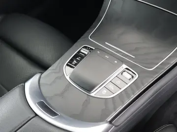 MERCEDES-BENZ GLC 300 de 4M AMG Pano LED Kamera CarPlay